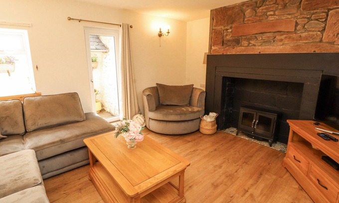 Allonby Cottage | SUN HOUSE, pet friendly, country holiday cottage in Allonby
