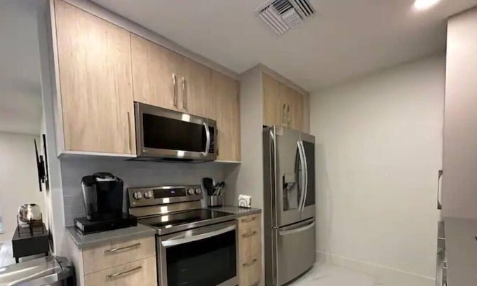 Pompano Isles Apartment | Sun House - Ultimate Getaway