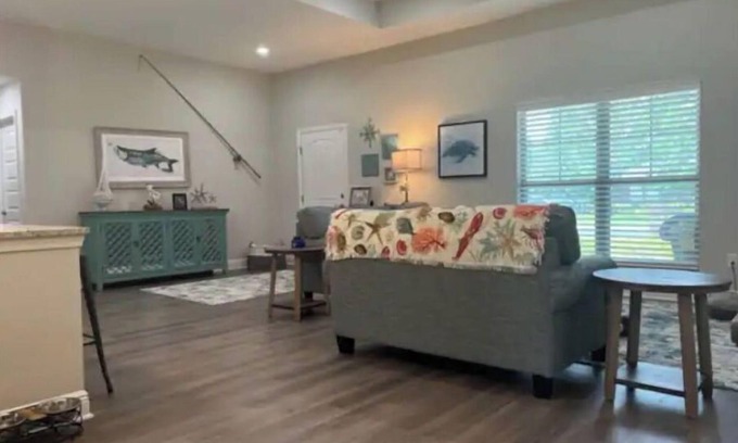 Lillian House | Sun-Kissed Alabama Escape
