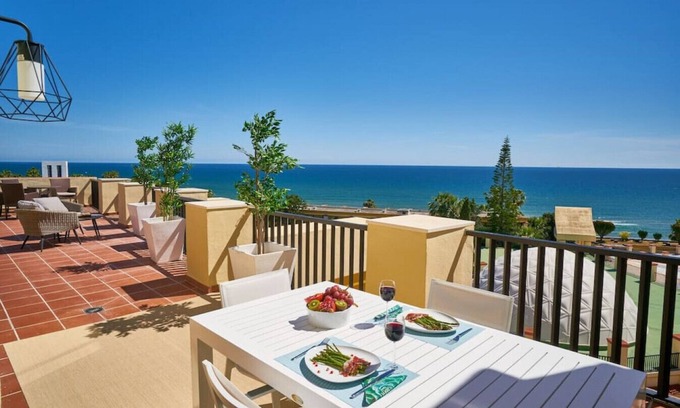 Nikki Beach Condo | Sun Lover's Paradise. Private rooftop seaview terrace, amazing romantic holiday