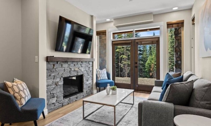 Sun Peaks Condo | Sun Peaks Condo - True Ski In/Ski Outnn