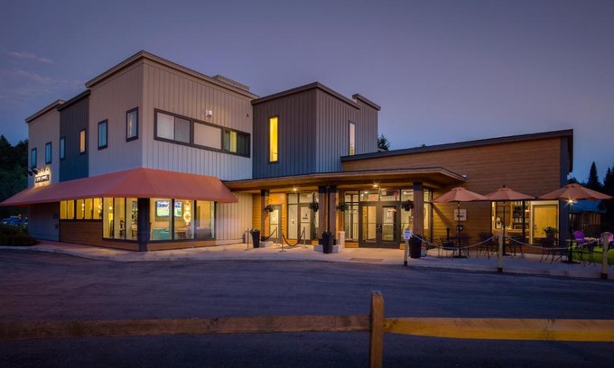 Stowe Area Hotel | Sun & Ski Inn and Suites