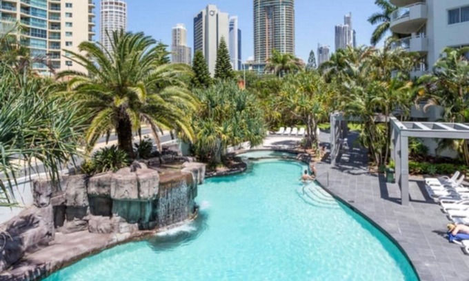 Surfers Paradise Apartment | Sun, Surf, Pool – Walk to All