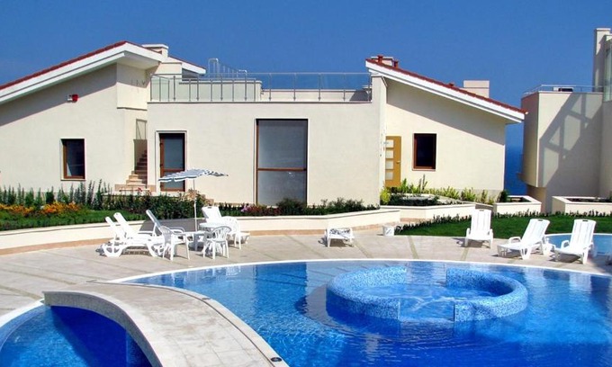 Byala House | Sun Village Family Houses