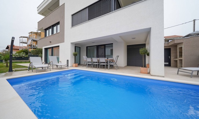 Kozino Apartment | Sunadria C1