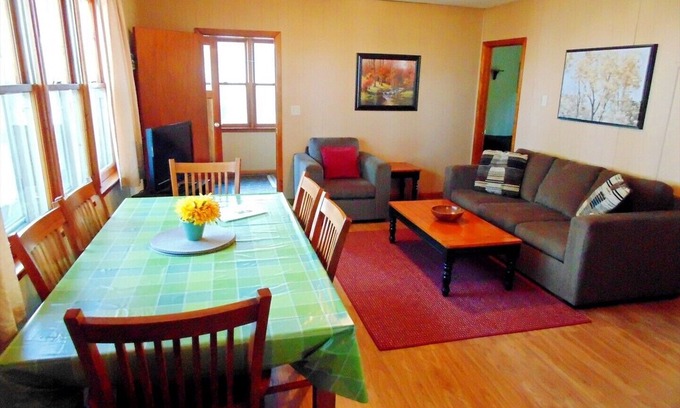 Callander Cottage | Sunbeam Bungalows 3 bedroom Cottage (#29) - Callander, Ontario in Callander