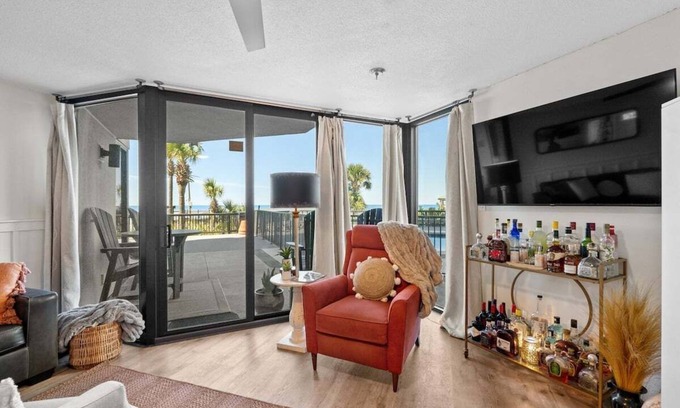 Panama City Beach Condo | Sunbird 110W 1 BR 1 BA - Free Beach Chairs