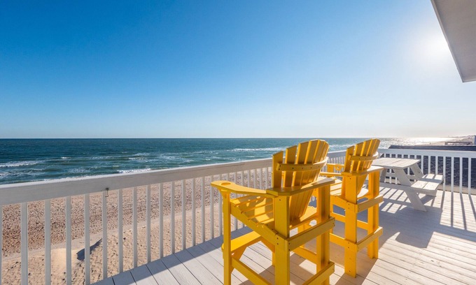 Surf City House | Sundance | Oceanfront + Walk to the Beach!