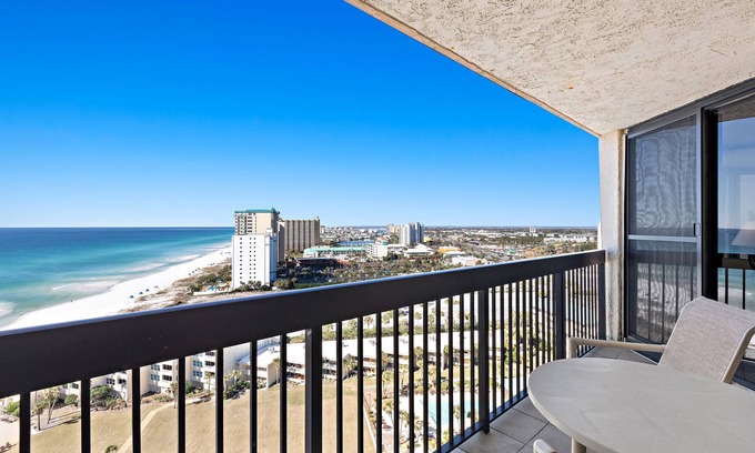 Destin Condo | SunDestin 1817 by Scenic Stays