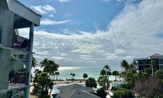 Key West Condo | Sundial Luxurious 2 Bedroom Ocean View Condominium- Quality at its Best.