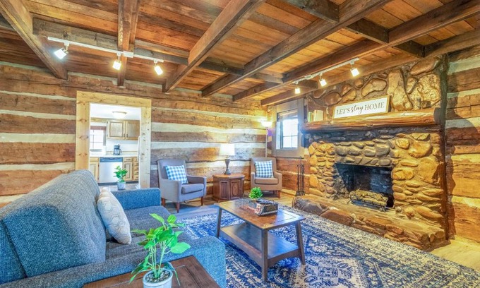 Ten Mile House | Sunfish Lodge Historic Cabin on Lakefront