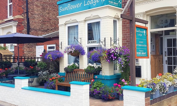 Bridlington Old Town Bed & Breakfast | Sunflower Lodge