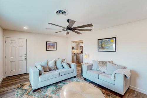 Del Mar Apartment | Sunflower of Ocean Drive