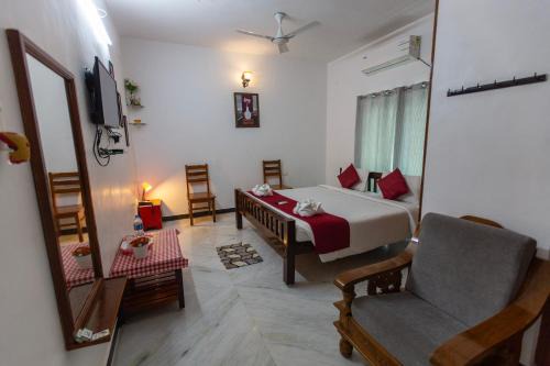 Kalapettai Bed & Breakfast | Sunflower Villa