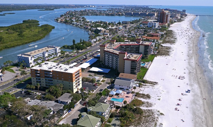 Redington Shores Condo | Sunglasses & Sunsets, Gulf View, 2BR 2BA San Remo 302