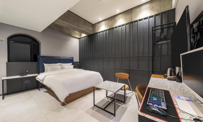 Dongseon-dong Hotel | Sungshin University Station R