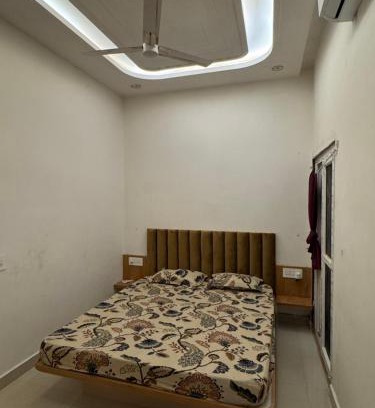 Jhusi House | Sunita Kunj