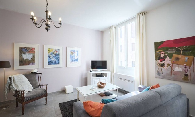 Quartier du Port Apartment | SunlightProperties L'ARTISTE: a charming apartment in the Port area of Nice