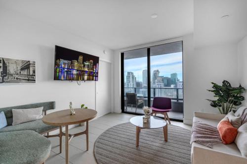 Downtown Miami Apartment | Sunlit 1BR Condo In Downtown Miami