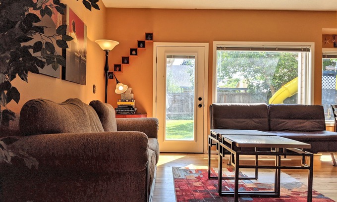 Boise House | Sunlit & Spacious 3 BR Home Wonderfully Located!
