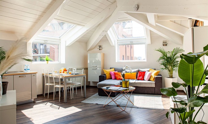 Ghisolfa Apartment | Sunlit /sunlit with large terrace