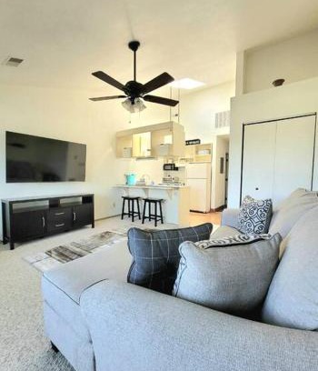 Oak Harbor Apartment | Sunnie Days condo in Oak Harbor on Lake Erie!