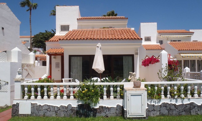 San Miguel de Abona Villa | Sunningdale Village. Lovely 3 bedroom detached villa on beautiful complex