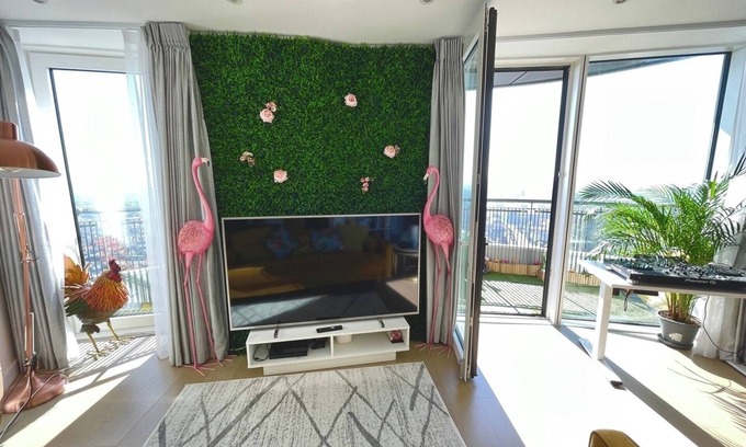 Barking Condo | Sunny 1 Bed Apt with Large South Facing Balcony