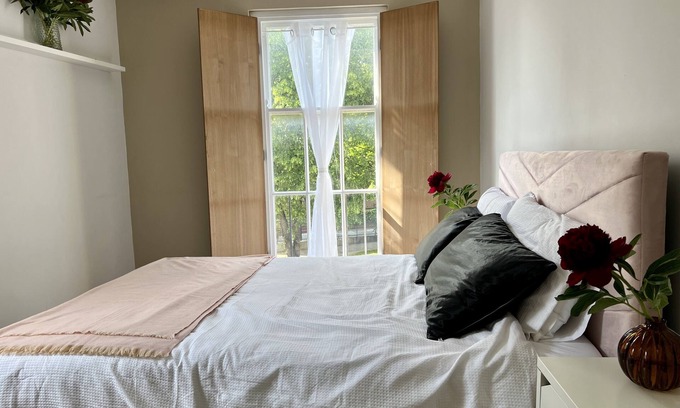 Notting Hill House | Sunny 2 King Bed Flat Steps From Portobello Rd