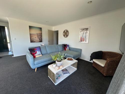 Papamoa Beach House | Sunny 4 Bedroom Papamoa Central