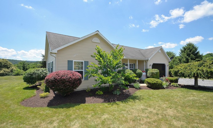 James Creek House | SUNNY ACRES AT RAYSTOWN LAKE - PET FRIENDLY