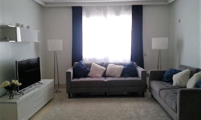 Branes Apartment | Sunny apartment in the Iberia district