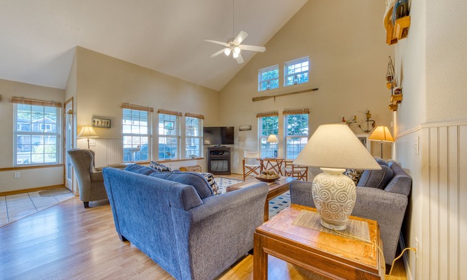 Rockaway Beach House | Sunny Beach House with Private Hot Tub, Firepit, & Tons of Space - Dogs OK