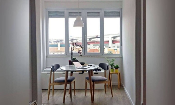 Santo Amaro House | Sunny & Bright Flat w/River View