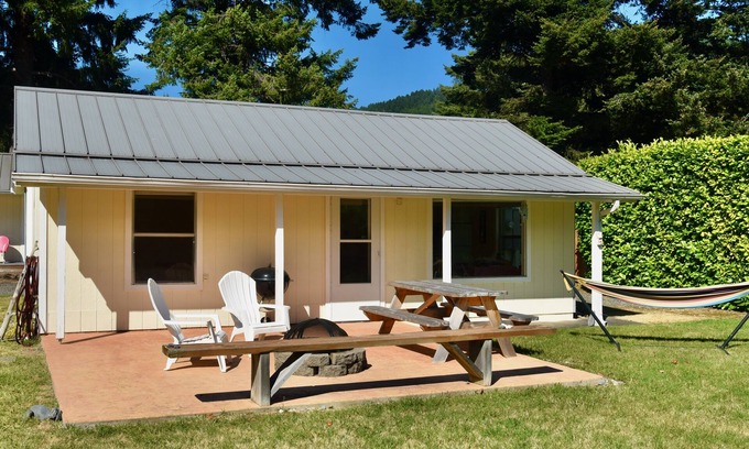 Gold Beach Cabin | Sunny Cabin on the Rogue River at Gold Beach
