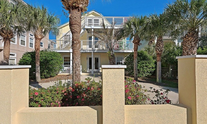 Santa Rosa Beach House | "Sunny Day" - Great beach access south of 30a!