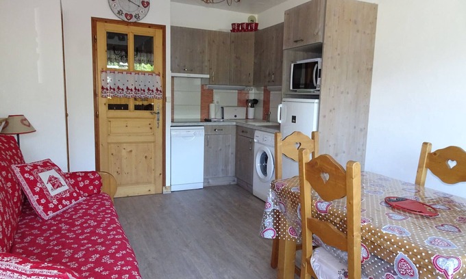 Champagny-en-Vanoise Apartment | Sunny Duplex with Terrace - Ski Paradise in Champagny-en-Vanoise