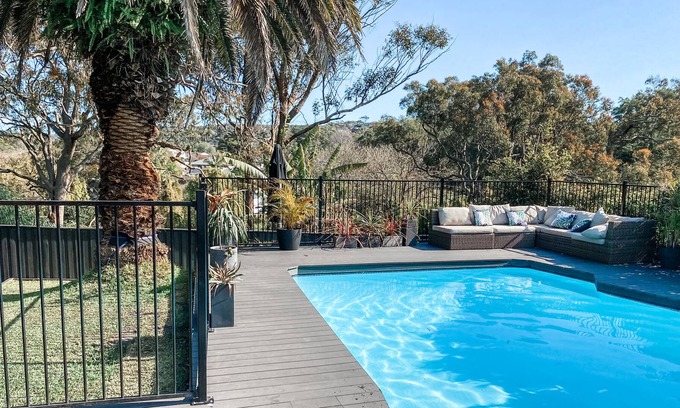 Wheeler Heights House | Sunny Family Home - Northern Beaches