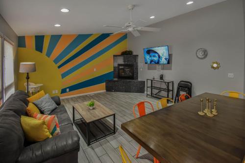 Windsor House | Sunny Family Home in Denver with huge yard and hot tub