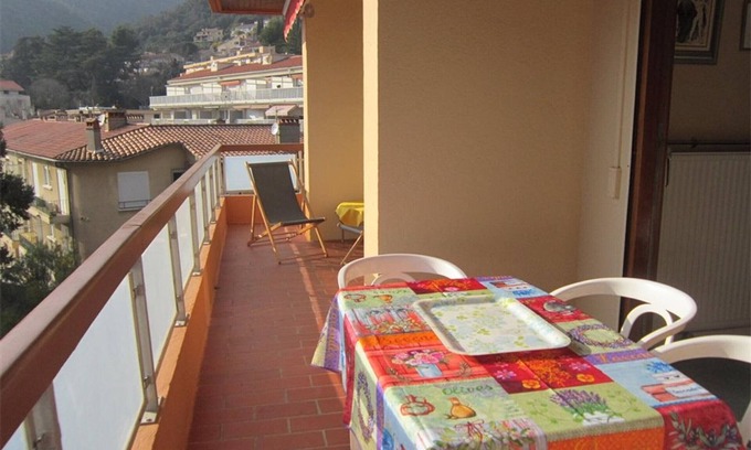 Amelie-les-Bains-Palalda Apartment | Sunny F3 Apt for 4 with Terrace, Garage, and WiFi - near Cures & Town Center