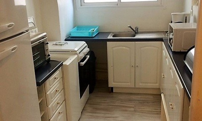 Amelie-les-Bains-Palalda Apartment | Sunny 2-Bedroom Apartment with Balcony & Optional Parking in Amélie-les-Bains