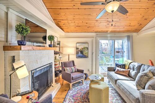 Williamstown House | Sunny Hill Cottage Dry Ridge Escape with Deck!