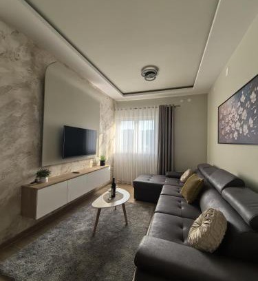 Radanovici Apartment | Sunny Hill - Parking - Fenced Garden - Luxury Loft