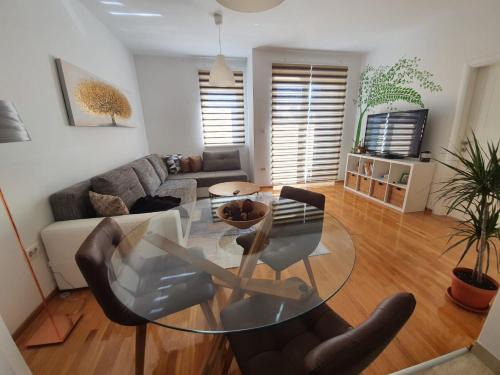 Mostar Apartment | Sunny home in Mostar with a garage!