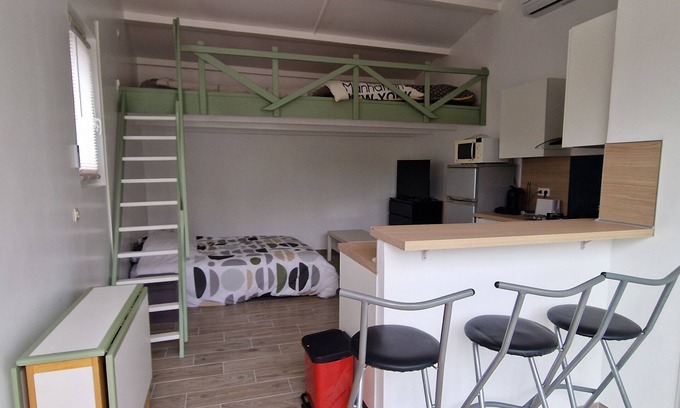 Le Puyricard Villa | SUNNY HOME/STUDIO ALL EQUIPPED