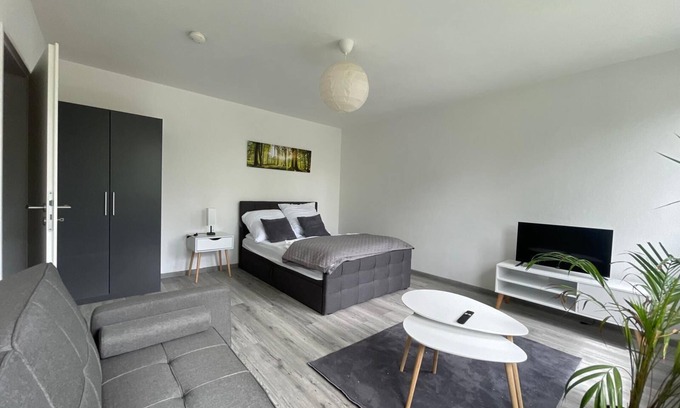 Lebenstedt Apartment | Sunny modern furnished apartment in the heart of Salzgitter - all-inclusive!