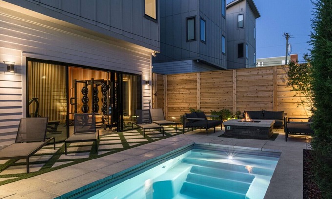 Edgehill House | Sunny Modern Oasis Pool, Hot Tub, Fire Pit, Grill, Rooftop