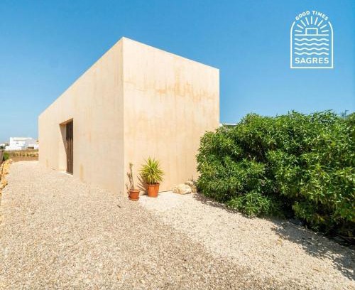 Sagres House | Sunny, modern villa with terraces and garden
