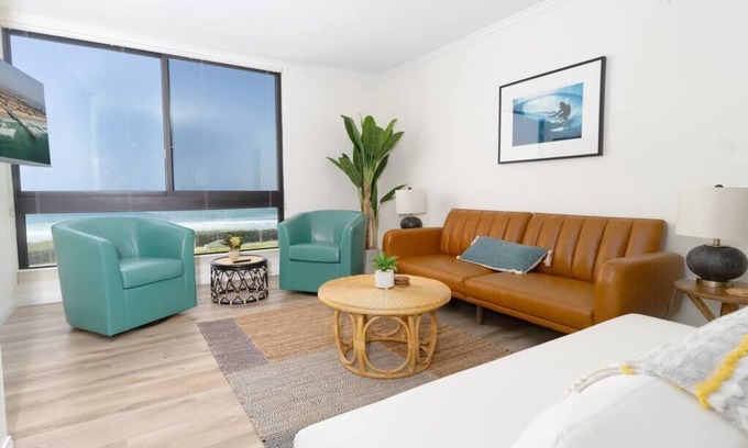 North Pacific Beach Condo | Sunny on the Ocean | Beachfront| Pacific Beach