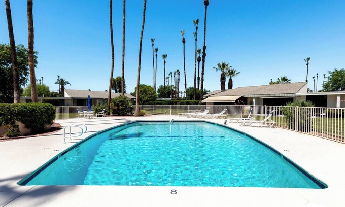 Sunrise Villas House | Sunny Palm Springs Getaway